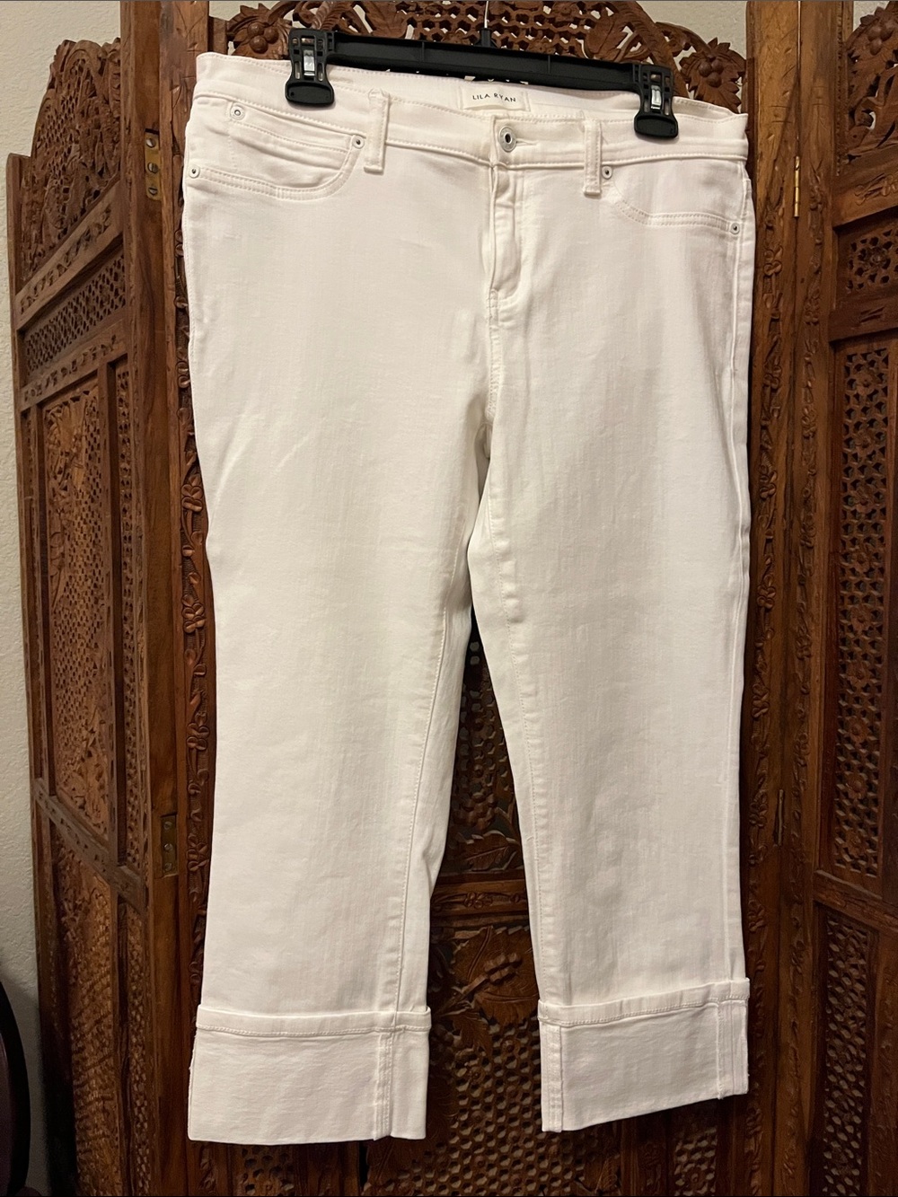LILA RYAN White Cropped Cuffed Jeans